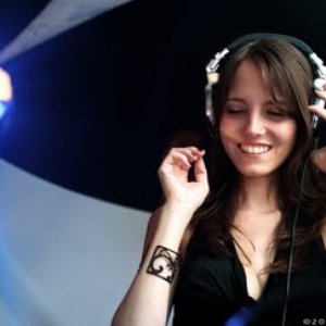 Menog Feat. Djane Tamiris 的头像
