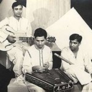 Shivkumar Sharma, Brijbushan Kabra and Hariprasad Chaurasia 的头像