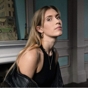 Zola Courtney 的头像