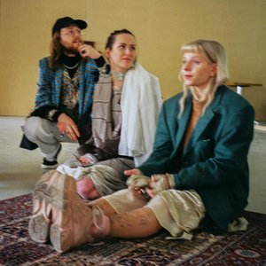 Askjell, iris & AURORA 的头像