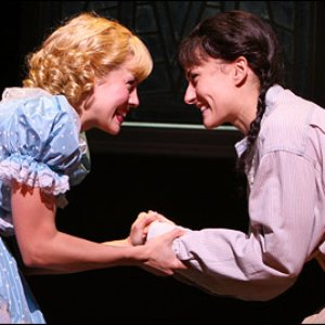 Laura Benanti and Leigh Ann Larkin 的头像