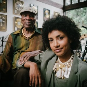 Milton Nascimento & Esperanza Spalding 的头像