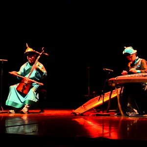 Chinbat Baasankhuu & Bayarbaatar Davaasuren 的头像