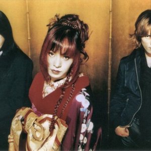 SHAZNA - Topic 的头像