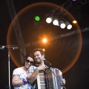 Tulipa Ruiz & Marcelo Jeneci 的头像