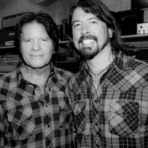 Изображение для 'John Fogerty with Foo Fighters'