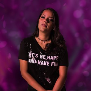 Avatar for Lari Tavares