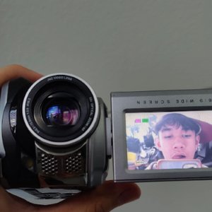 Chakrit için avatar