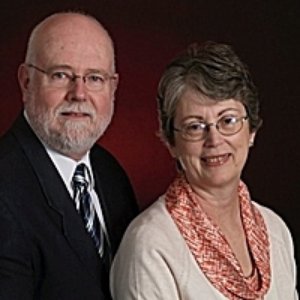Dennis and Paula Doyle のアバター