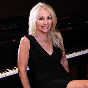 Carol Comune 的头像