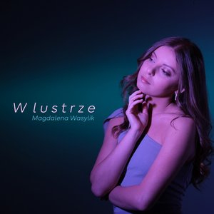 W lustrze