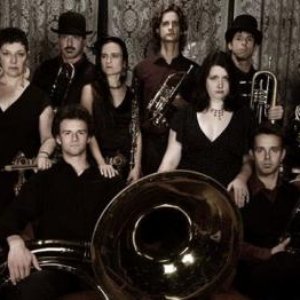 Brass Menazeri Balkan Brass Band 的头像