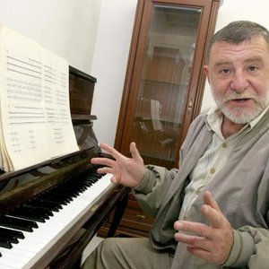 “Stefan Dragostinov”的封面