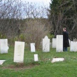 Bild för 'The Hathaway Family Plot'