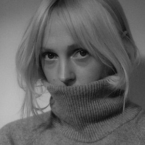 Laura Marling Profile Picture