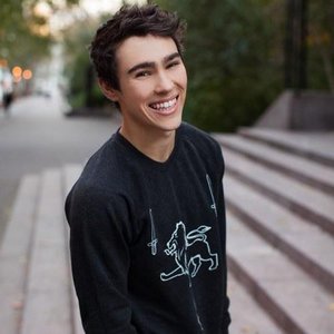 Max Schneider & Alyson Stoner 的头像