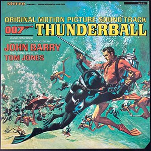 “Thunderball”的封面