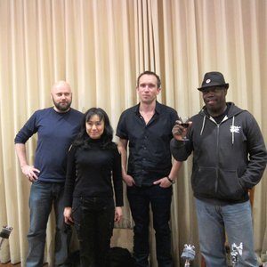 Michiyo Yagi, Joe McPhee, Paal Nilssen-Love & Lasse Marhaug 的头像