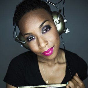 Carolyn Malachi のアバター