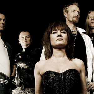 Alyson Avenue photo provided by Last.fm