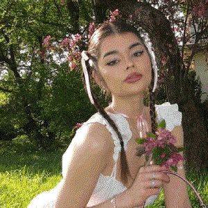 Lily Mołczanow 的头像