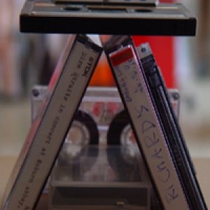 “Shared Tapes”的封面