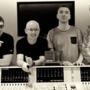 Marcin Wasilewski Trio & Joakim Milder 的头像
