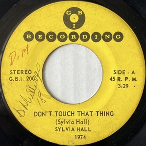 Sylvia Hall 的头像