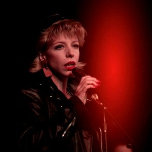 Julee Cruise 的头像
