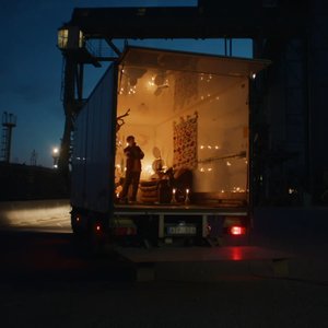 live @ the back of the truck