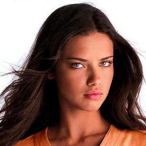 'Adriana Lima'の画像