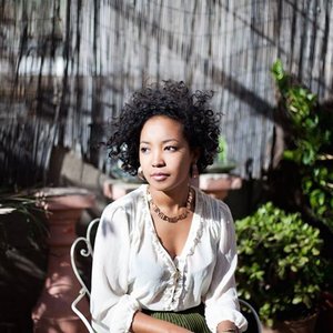 Anita Zengeza 的头像
