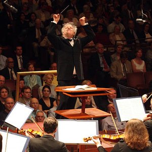 The National Philharmonic Orchestra-Conducted by Leonard Slatkin 的头像