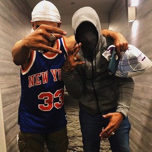 ??? x STARKER 的头像