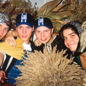 Must Q photo provided by Last.fm