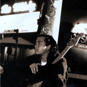 Chi Cheng photo provided by Last.fm