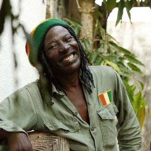 Image for 'Alpha Blondy & The Wailers'