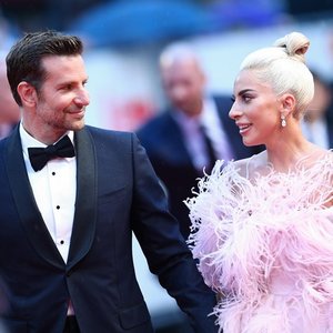 レディー・ガガ & ブラッドリー・クーパー 的头像
