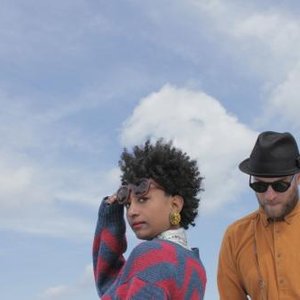 Débruit & Alsarah 的头像