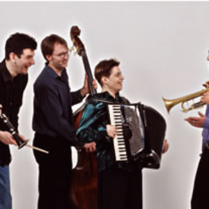 Flying Bulgar Klezmer Band photo provided by Last.fm