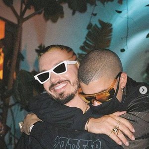 J Balvin y Bad Bunny 的头像