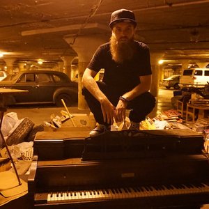 Corey Bernhard 的头像