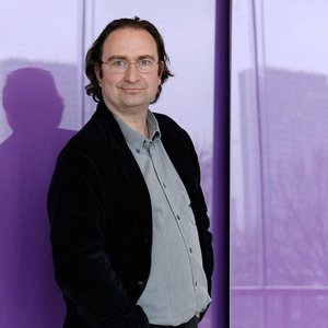 Biographie  Arnaud Théval