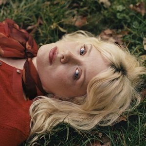 Maisie Peters 的头像