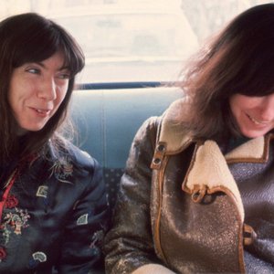 Kate  Anna McGarrigle 的头像