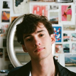 Charlie Burg のアバター