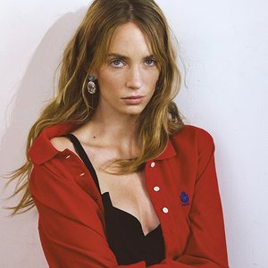 Maya Hawke 的头像