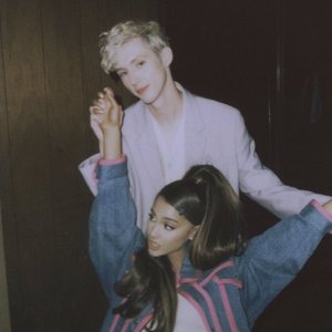 Ariana Grande, Troye Sivan 的头像