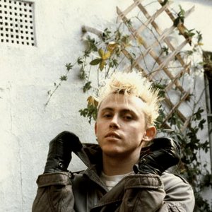 “Kirk Brandon”的封面