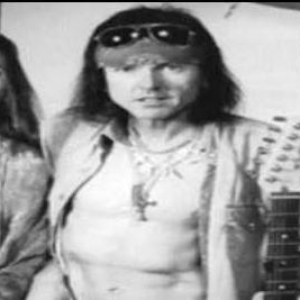 Kari Peitsamo & Hirttämättömät photo provided by Last.fm